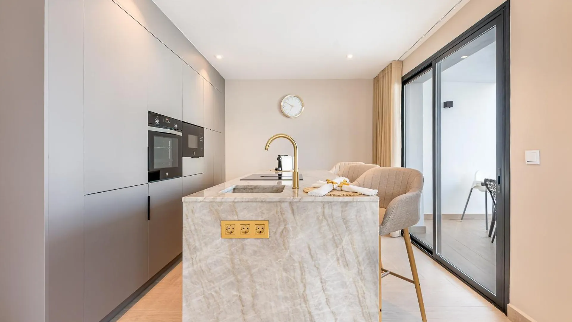 Malaga Benalmadena Vacation Rentals Five Minutes From The Port Of Benalmadena Beach Pool And Sun 0*,  İspanya