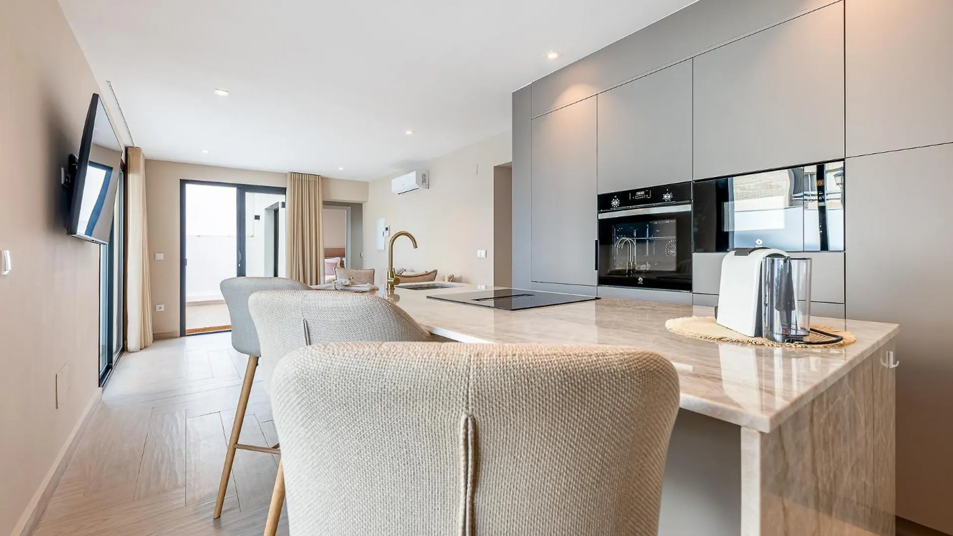 Malaga Benalmadena Vacation Rentals Five Minutes From The Port Of Benalmadena Beach Pool And Sun 0*,  İspanya
