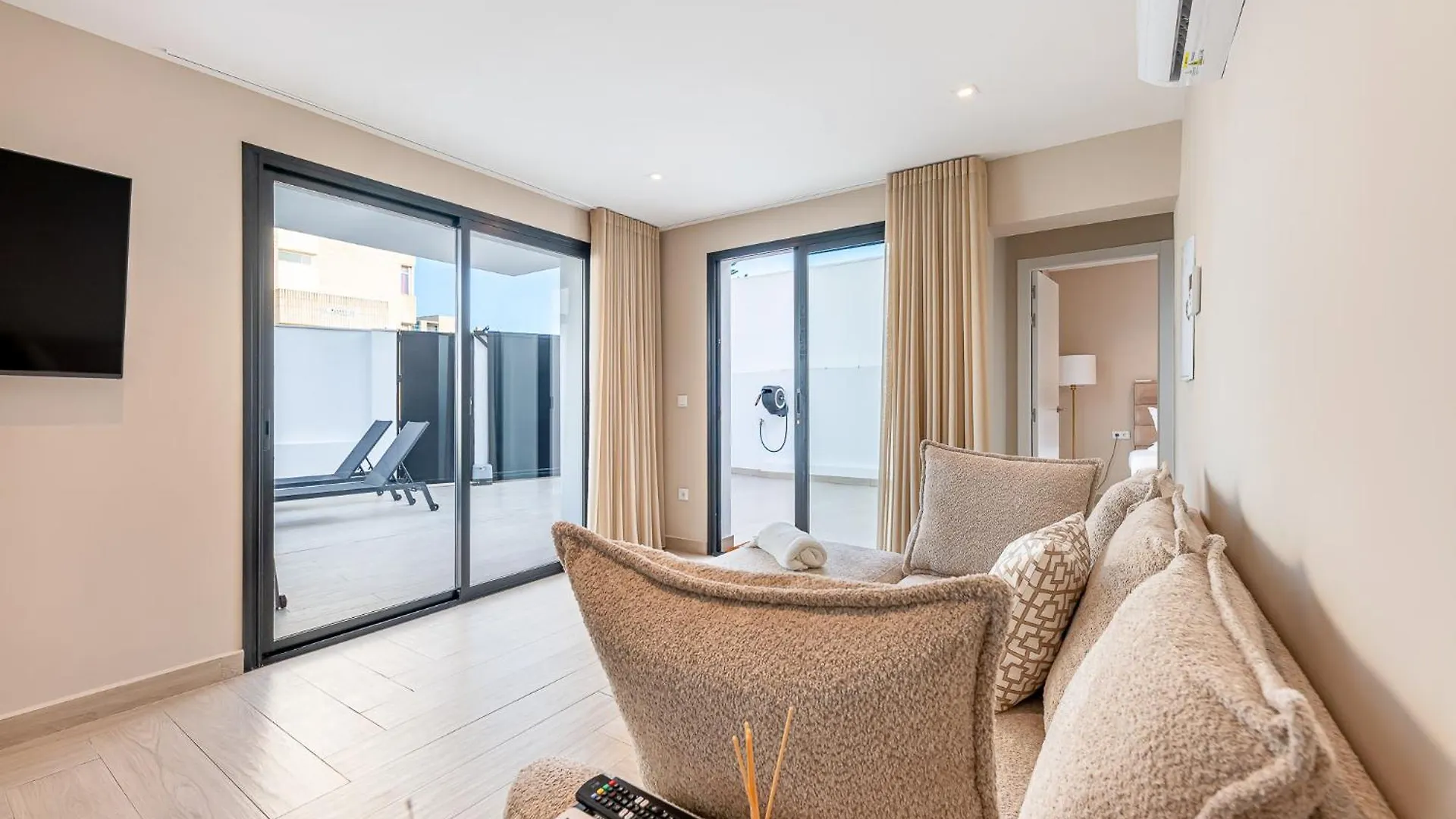 Appartement Malaga Benalmadena Vacation Rentals Five Minutes From The Port Of Benalmadena Beach Pool And Sun Espagne