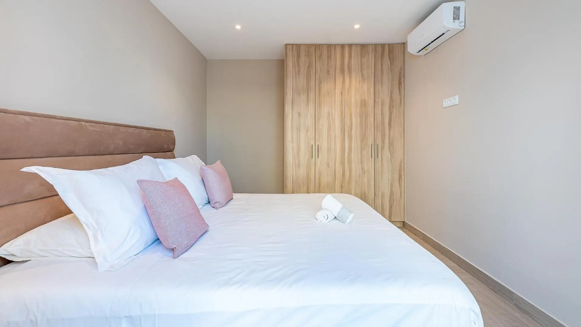 Appartement Malaga Benalmadena Vacation Rentals Five Minutes From The Port Of Benalmadena Beach Pool And Sun Espagne