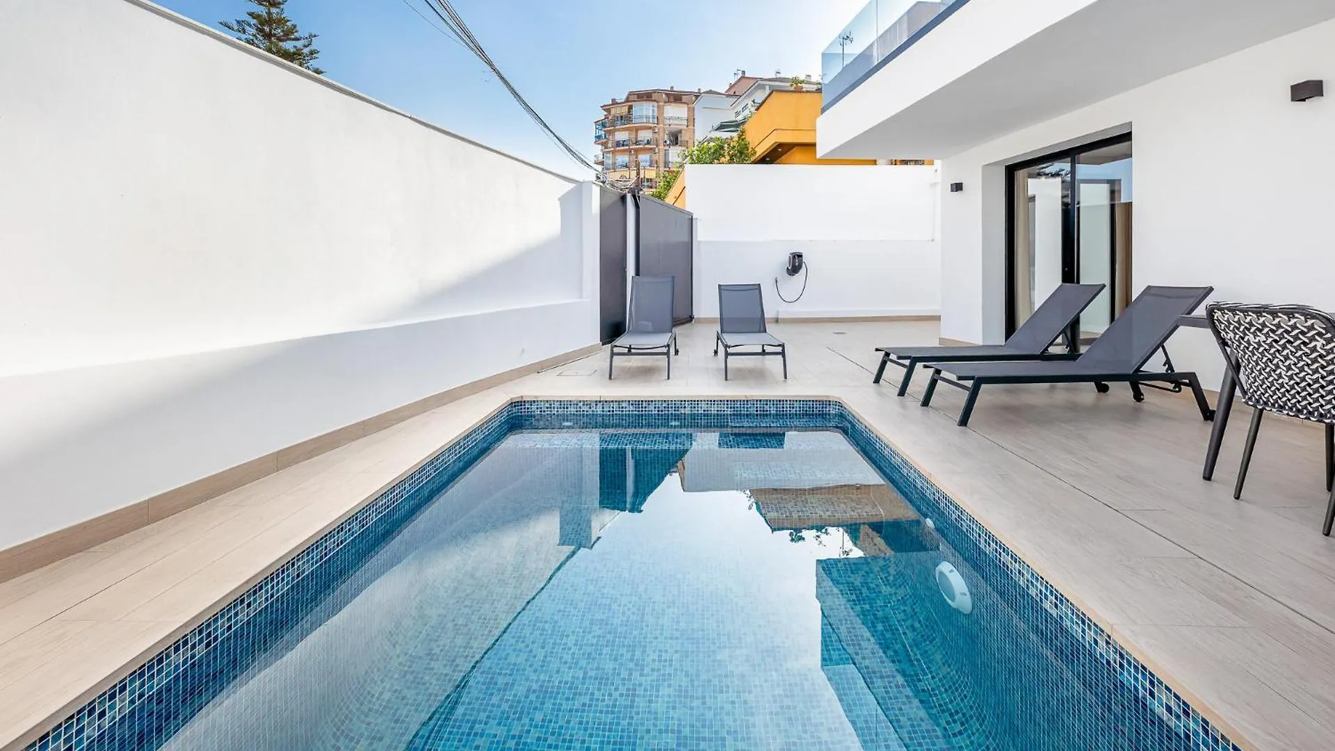 Malaga Benalmadena Vacation Rentals Five Minutes From The Port Of Benalmadena Beach Pool And Sun